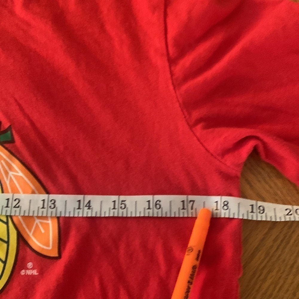 CHICAGO Blackhawks Jonathan Toews TShirt - Picture 5 of 8